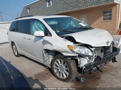 TOYOTA SIENNA 2017