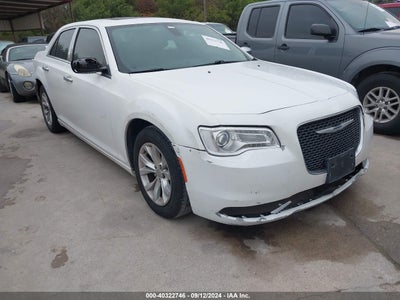 CHRYSLER 300 2015