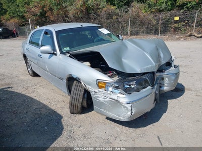 LINCOLN TOWN CAR 2000
