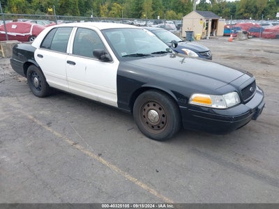 FORD CROWN VICTORIA 2010