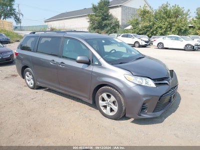 TOYOTA SIENNA 2018