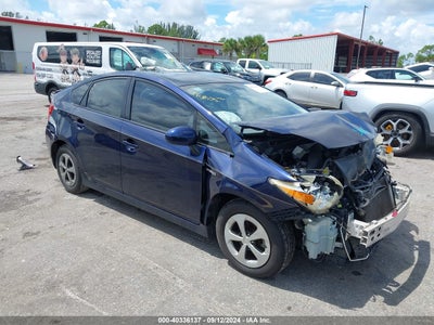 TOYOTA PRIUS 2013