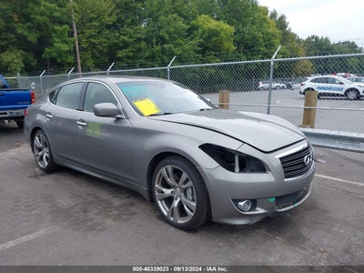 INFINITI M37 2013