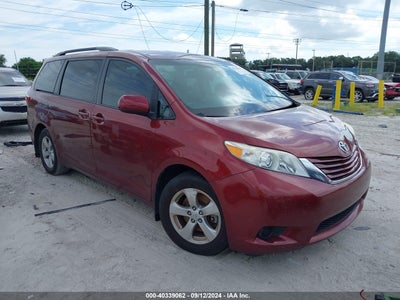 TOYOTA SIENNA 2017