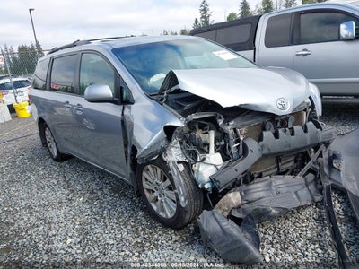 TOYOTA SIENNA 2015