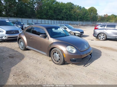 VOLKSWAGEN BEETLE 2013