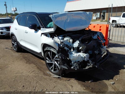 VOLVO XC40 2019