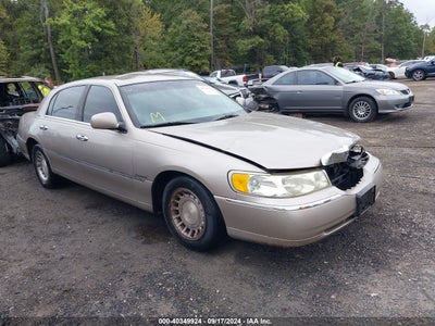 LINCOLN TOWN CAR 2002