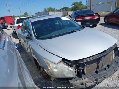NISSAN MAXIMA 2011