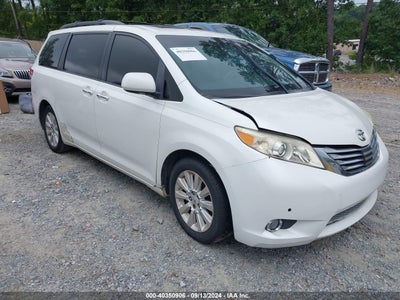 TOYOTA SIENNA 2011