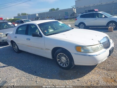 LINCOLN TOWN CAR 2001