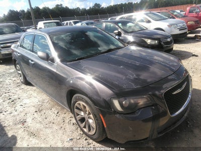 CHRYSLER 300 2015