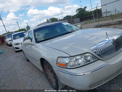 LINCOLN TOWN CAR 2005