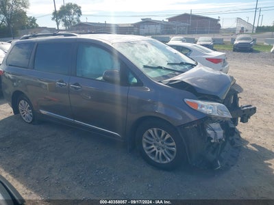 TOYOTA SIENNA 2015