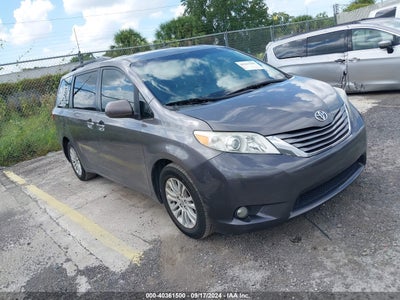 TOYOTA SIENNA 2015
