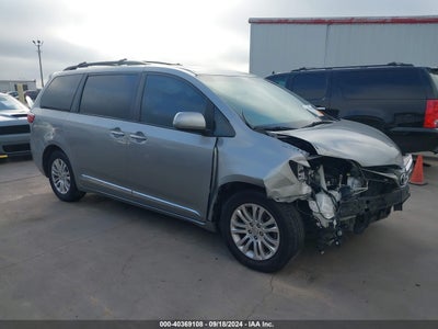 TOYOTA SIENNA 2017