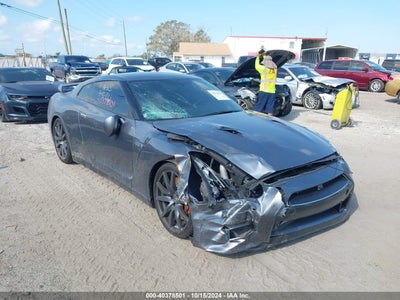 NISSAN GT-R 2014