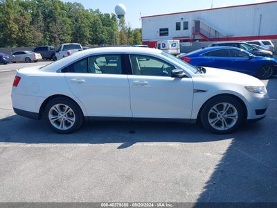 FORD TAURUS 2017