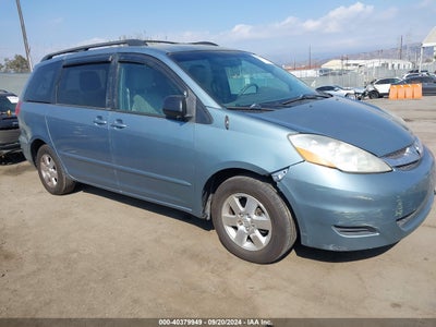 TOYOTA SIENNA 2010
