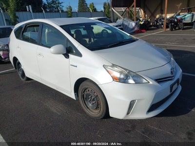 TOYOTA PRIUS V 2013