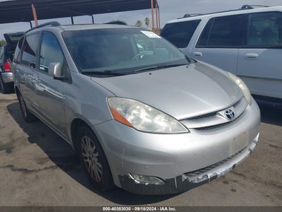 TOYOTA SIENNA 2010