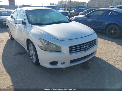 NISSAN MAXIMA 2011
