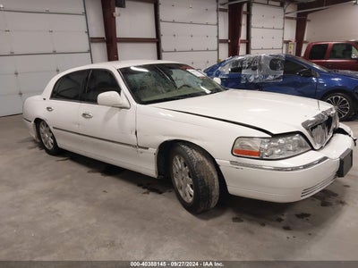LINCOLN TOWN CAR 2008