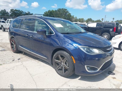 CHRYSLER PACIFICA 2017