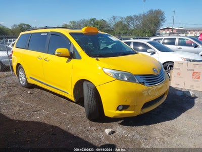 TOYOTA SIENNA 2016