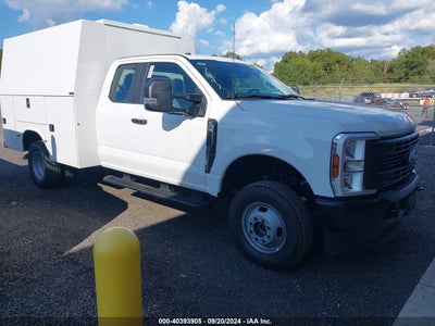 FORD F-350 CHASSIS 2024