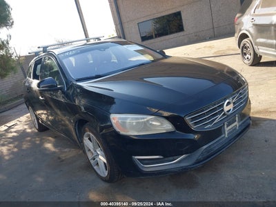 VOLVO V60 2015