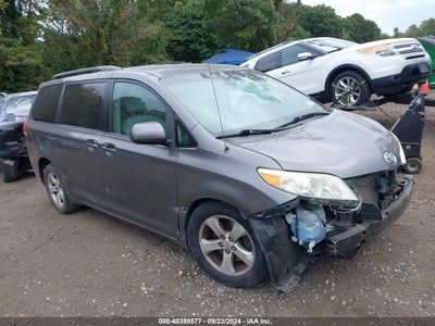 TOYOTA SIENNA 2011