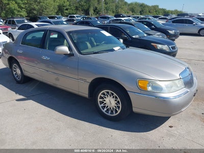 LINCOLN TOWN CAR 2002