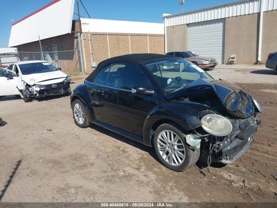 VOLKSWAGEN NEW BEETLE 2010