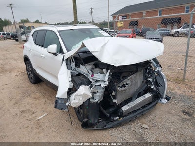 VOLVO XC40 2022