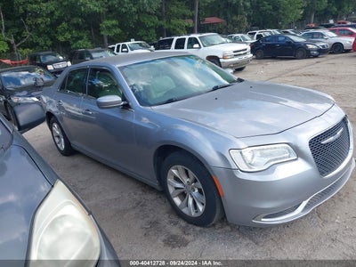 CHRYSLER 300 2015