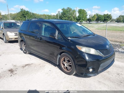 TOYOTA SIENNA 2011