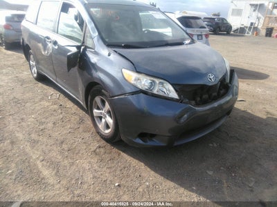 TOYOTA SIENNA 2013