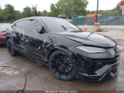LAMBORGHINI URUS 2024