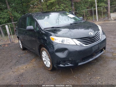 TOYOTA SIENNA 2015