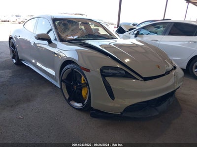 PORSCHE TAYCAN 2022