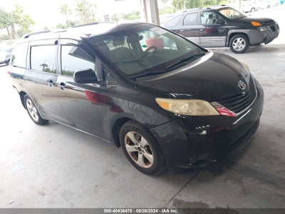 TOYOTA SIENNA 2011