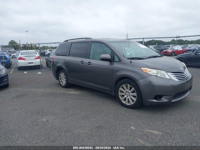 TOYOTA SIENNA 2012