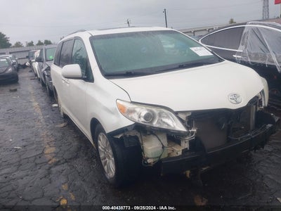 TOYOTA SIENNA 2017