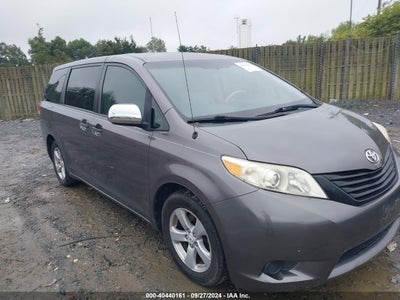 TOYOTA SIENNA 2011