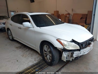 INFINITI M37 2011