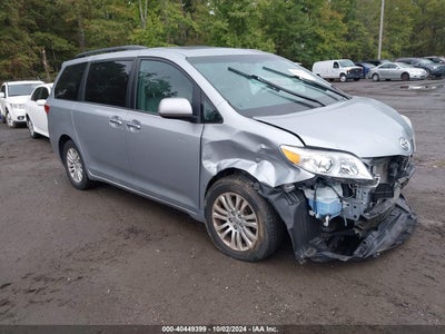 TOYOTA SIENNA 2015