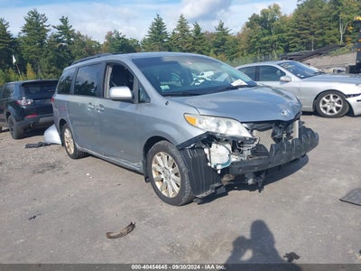 TOYOTA SIENNA 2011