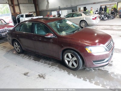 VOLKSWAGEN PASSAT 2012
