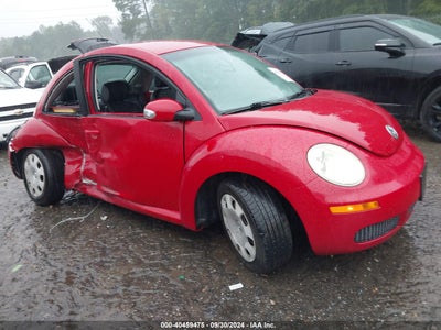 VOLKSWAGEN NEW BEETLE 2010